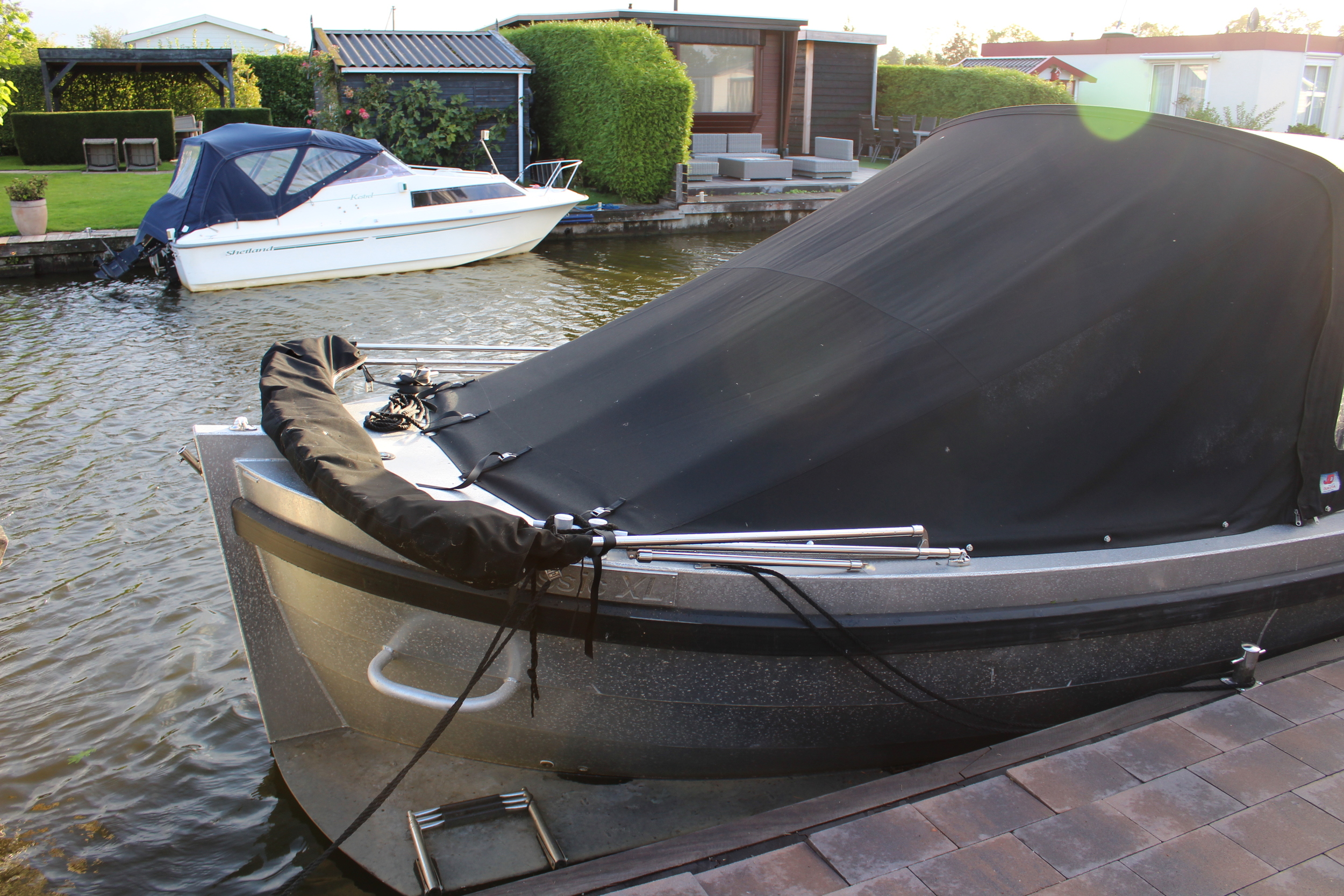 foto: 23 Black Fish Cabin 850 XL