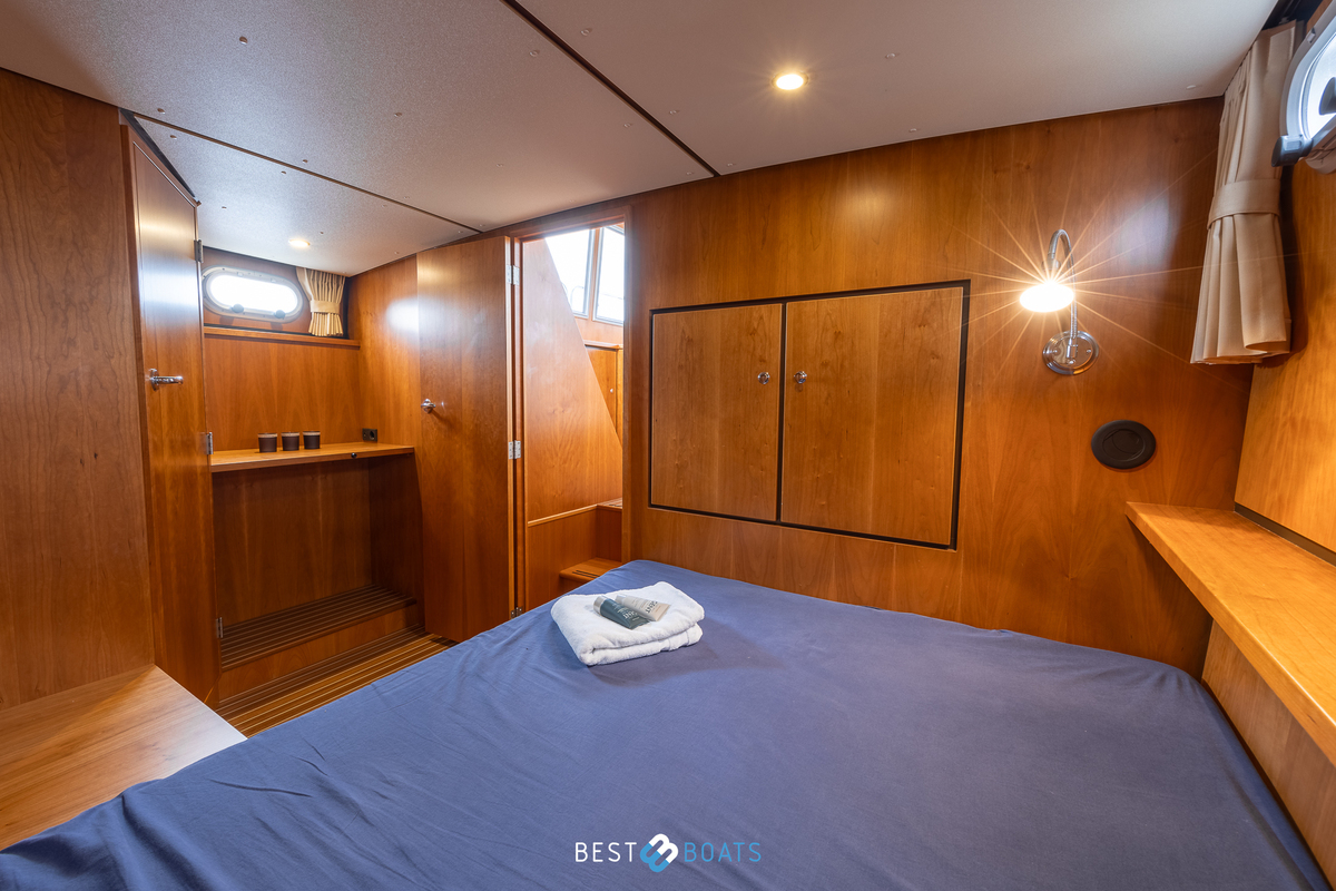 foto: 25 Linssen Grand Sturdy 34.9 AC