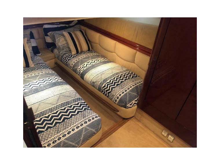 foto: 13 Fairline Phantom 50