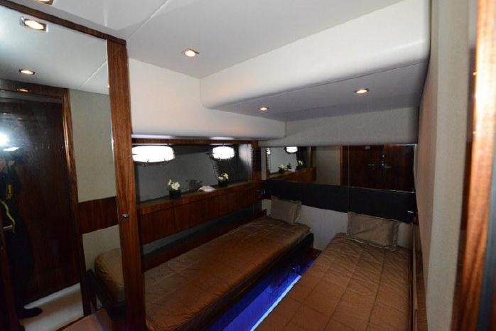 foto: 8 Fairline Squadron 65