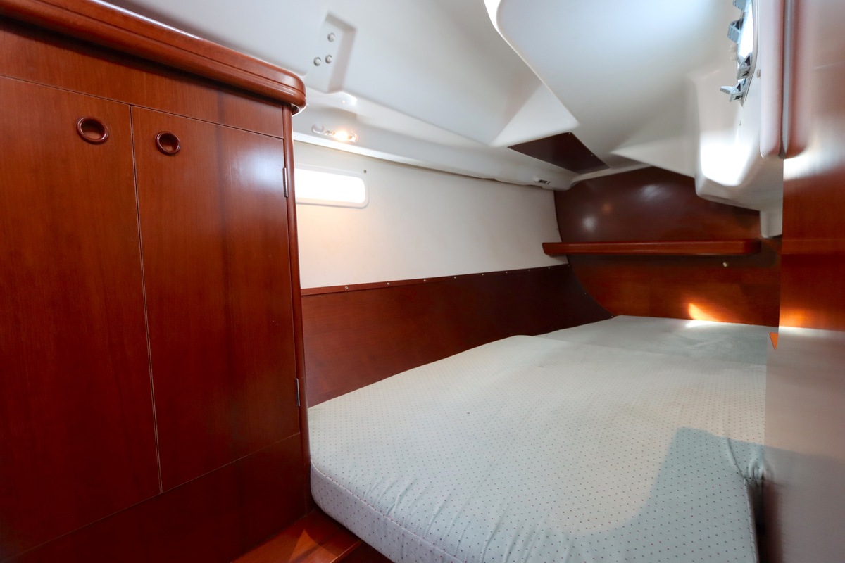 foto: 21 Beneteau Oceanis Clipper 331 Lifting keel