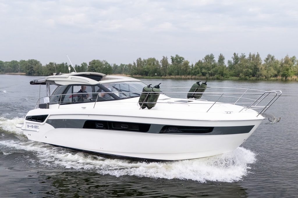 foto: 31 Bavaria S 40 HT