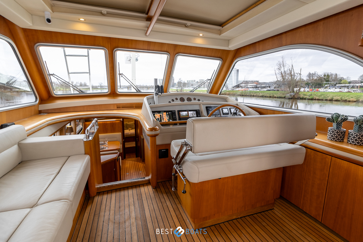 foto: 38 Linssen Grand Sturdy 500 AC Wheelhouse Long Top