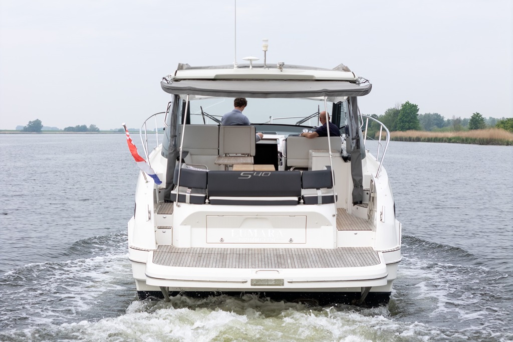 foto: 32 Bavaria S 40 HT