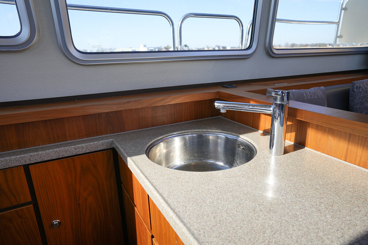 foto: 41 Linssen Grand Sturdy 410 AC Variotop met stabilisator