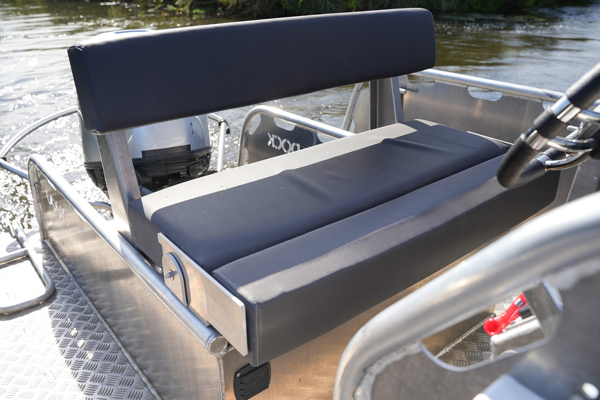 foto: 19 Dock Steel 650