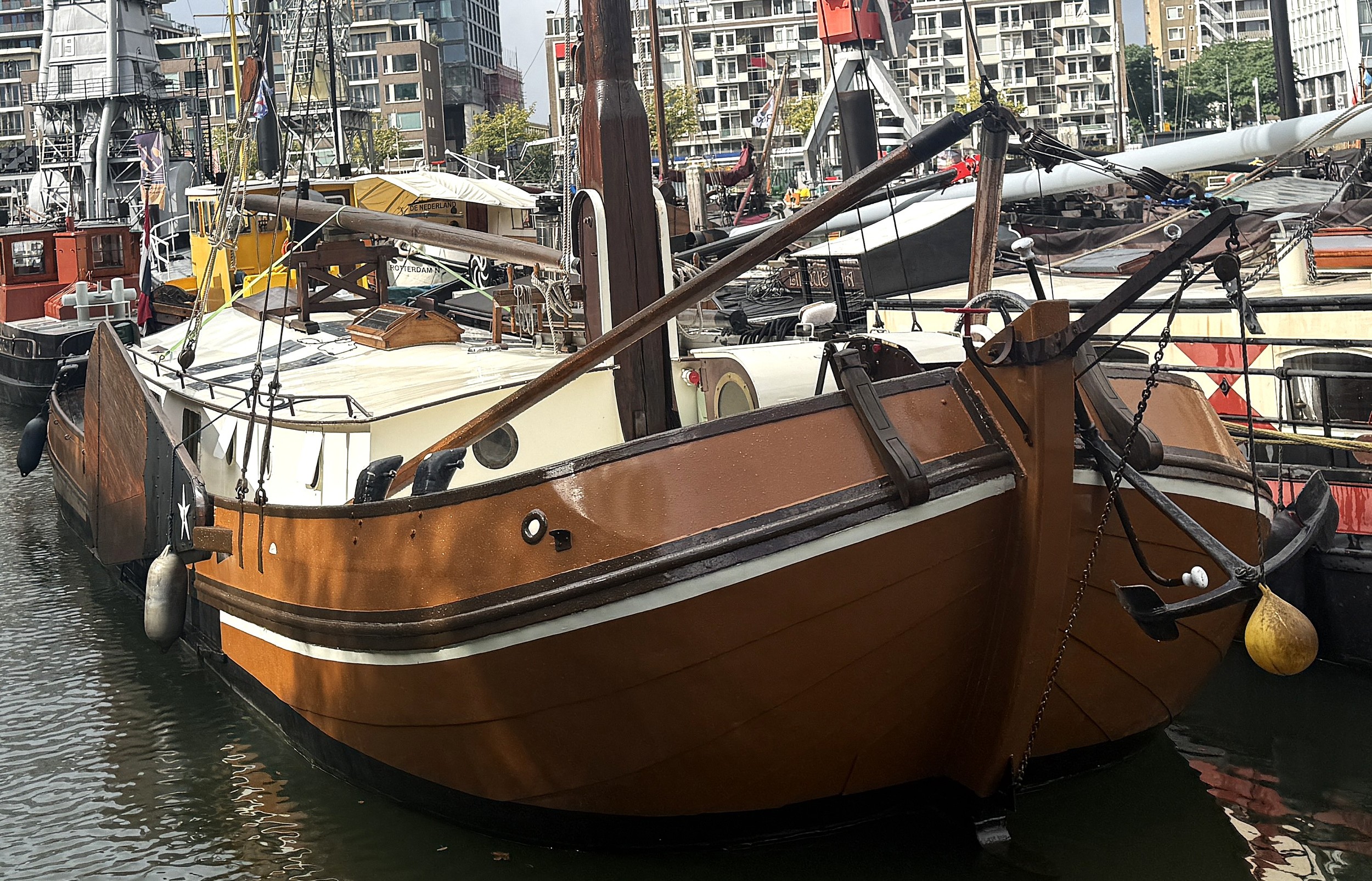 foto: 11 Tjalk Varend Woonschip