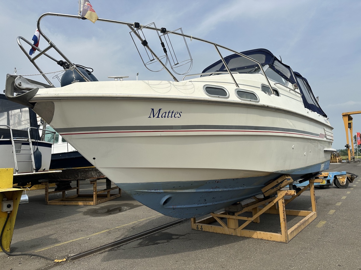 foto: 14 Sealine  255 Family 