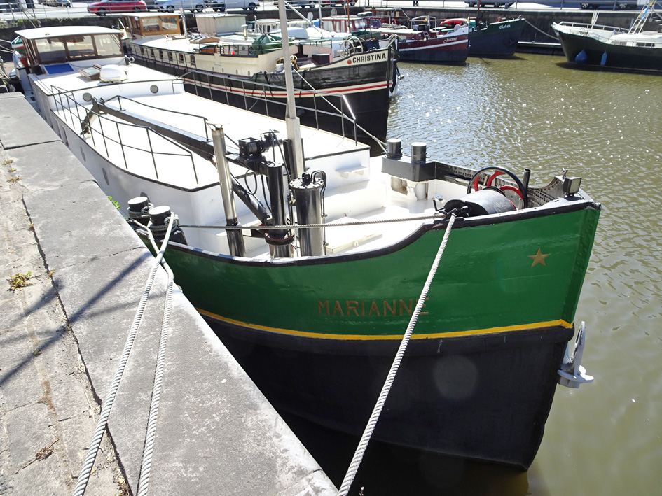 foto: 43 Katwijker 26.13 Varend Woonschip met CBB