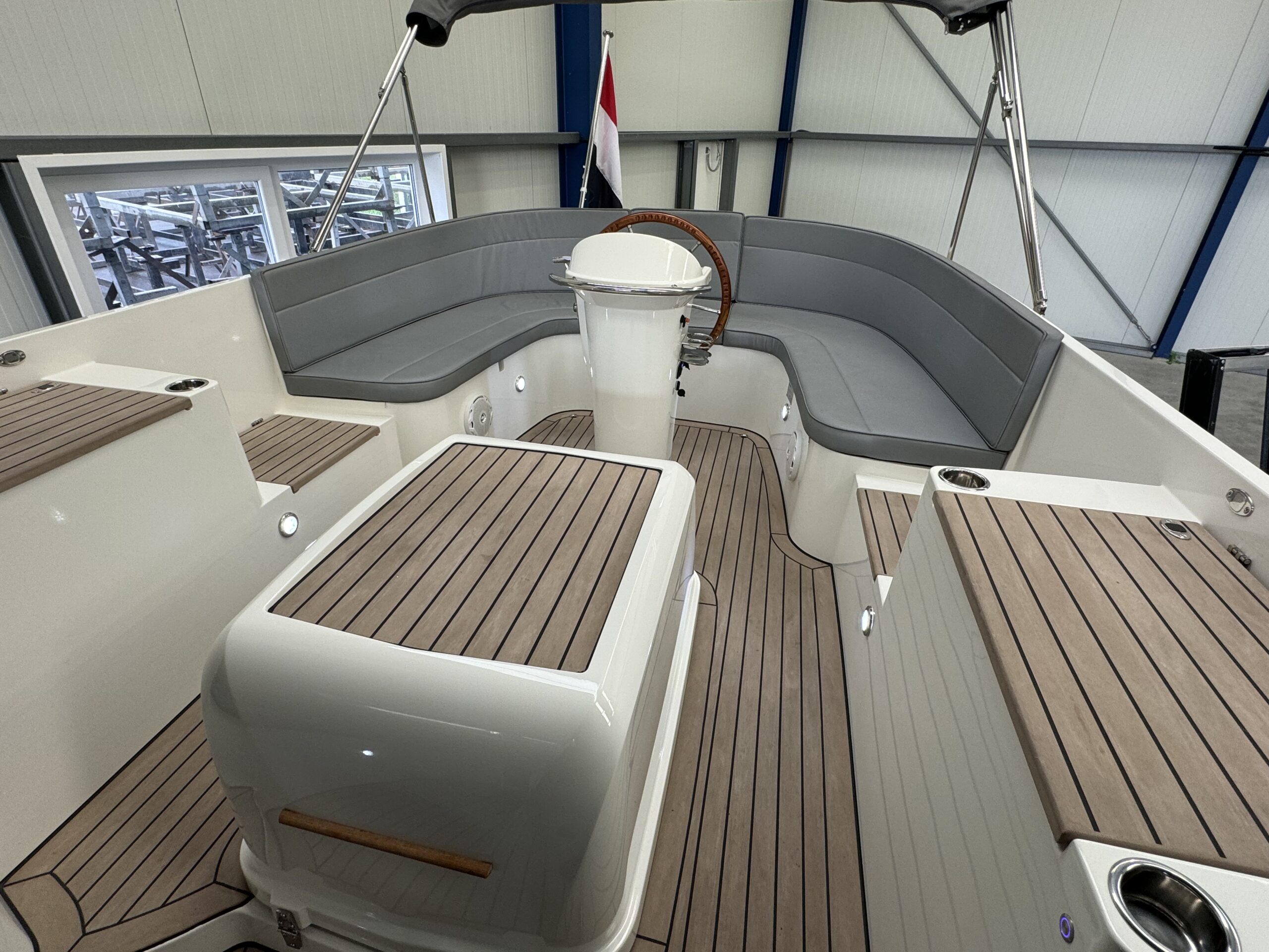 foto: 49 Motorboat 800