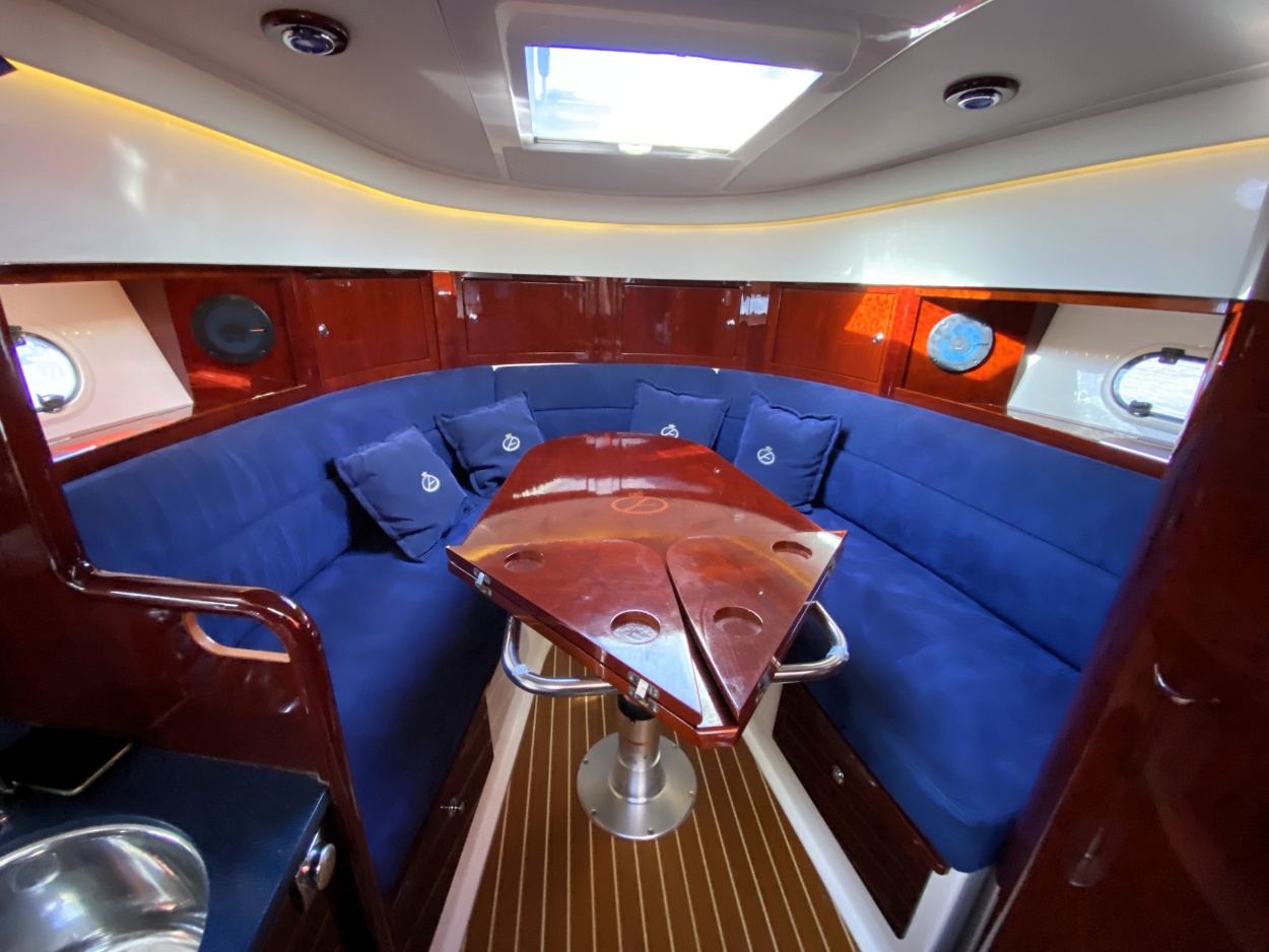 foto: 11 Aquador 33 HT