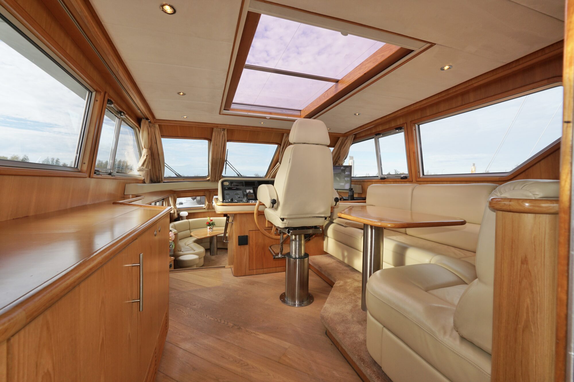 foto: 25 Van den Hoven Van den Hoven Exclusive 18.00 VS