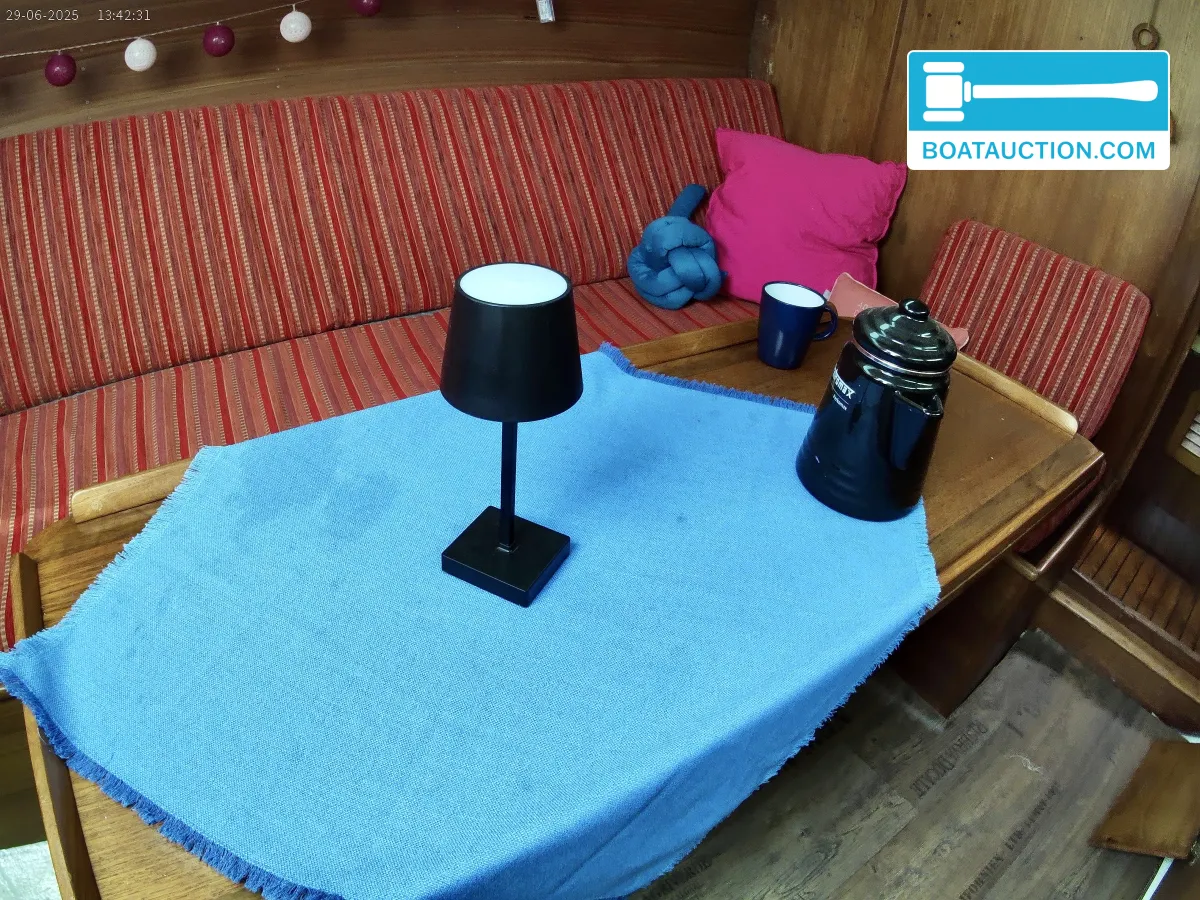 foto: 10 Helmsman 31
