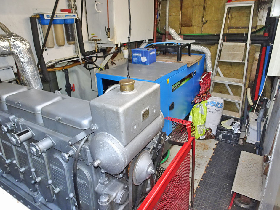 foto: 42 Spits Varend Woonschip 30.53 met UBC