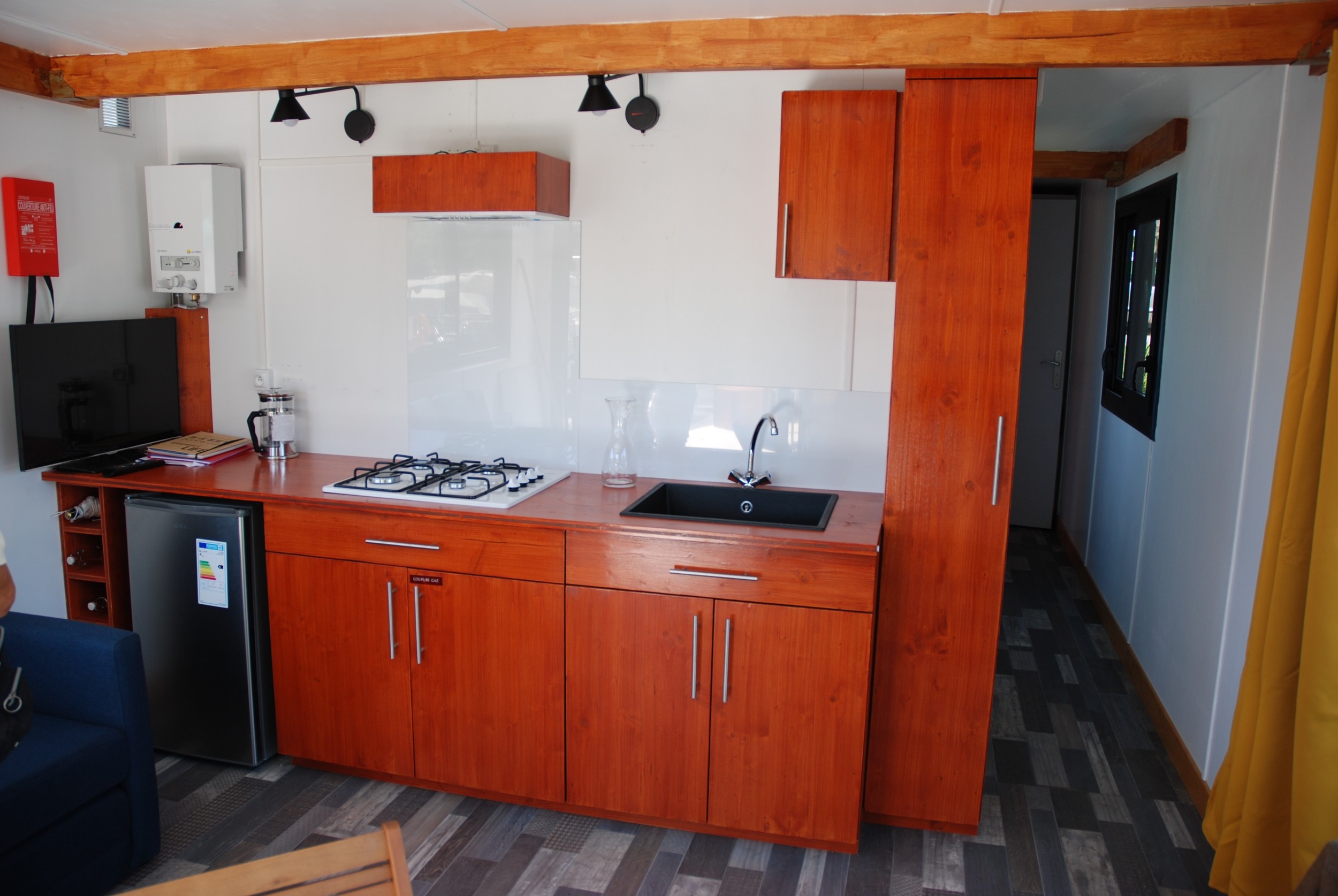 foto: 8 PHOEBUS COCHE SOLAIRE  LECTRICAL SELF POWERED BOAT Catamaran Standaard