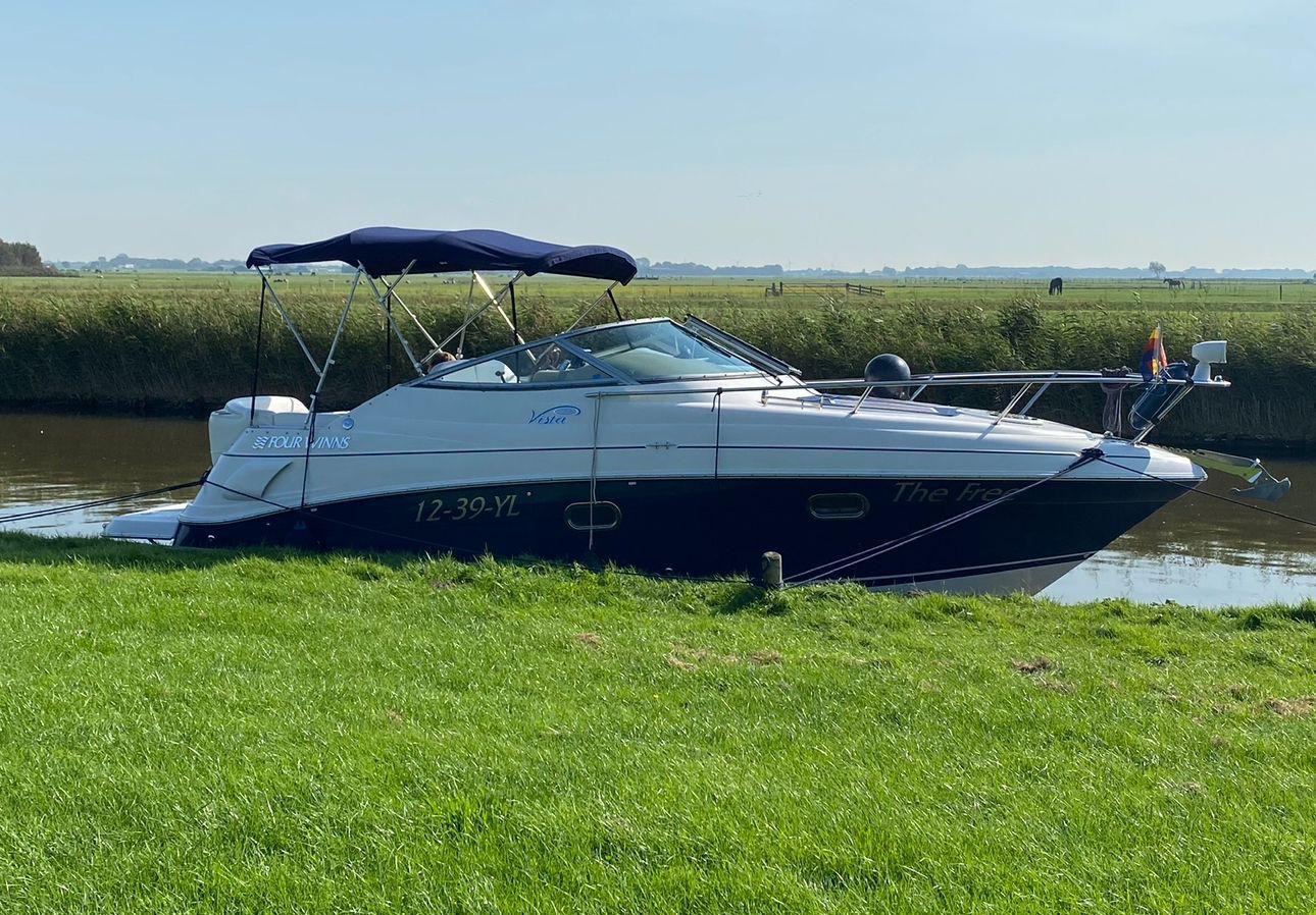 foto: 31 Four Winns Four Winns 248 Vista