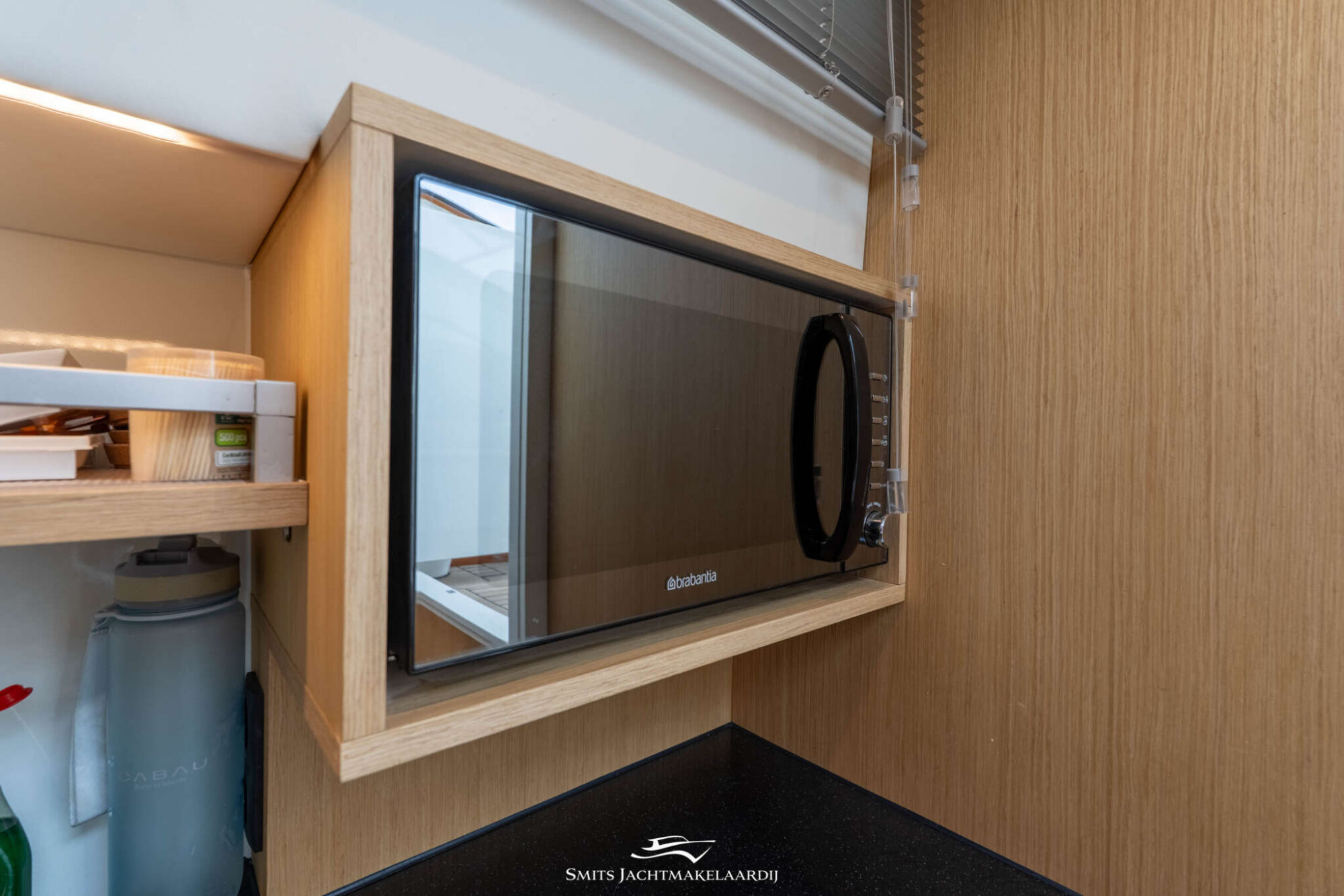 foto: 38 Crown yachts Crown Keyzer C107 Cabrio
