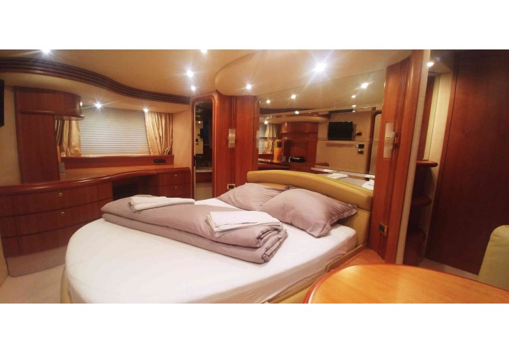 foto: 24 Azimut 68