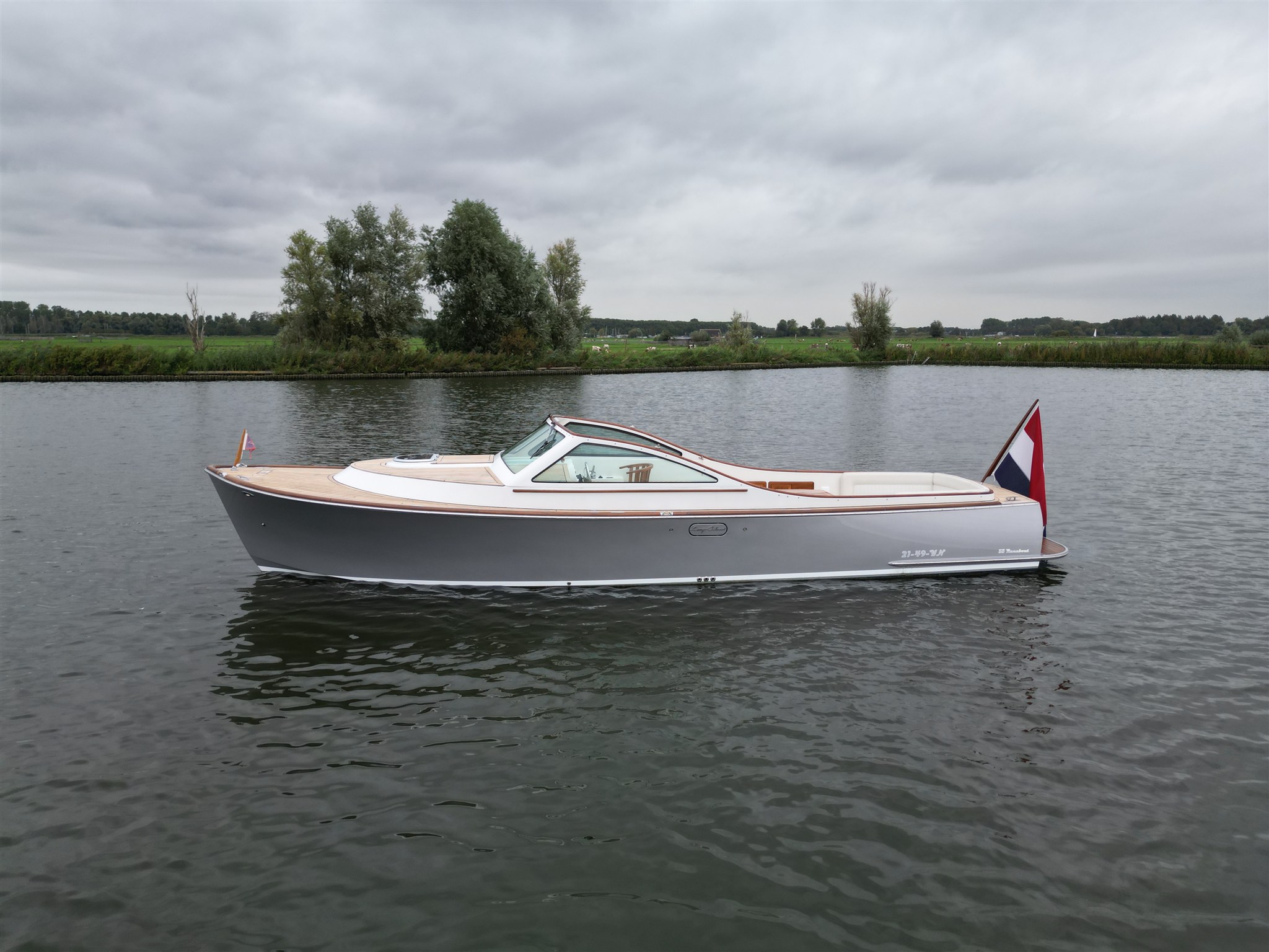 foto: 20 Long Island 33 Runabout