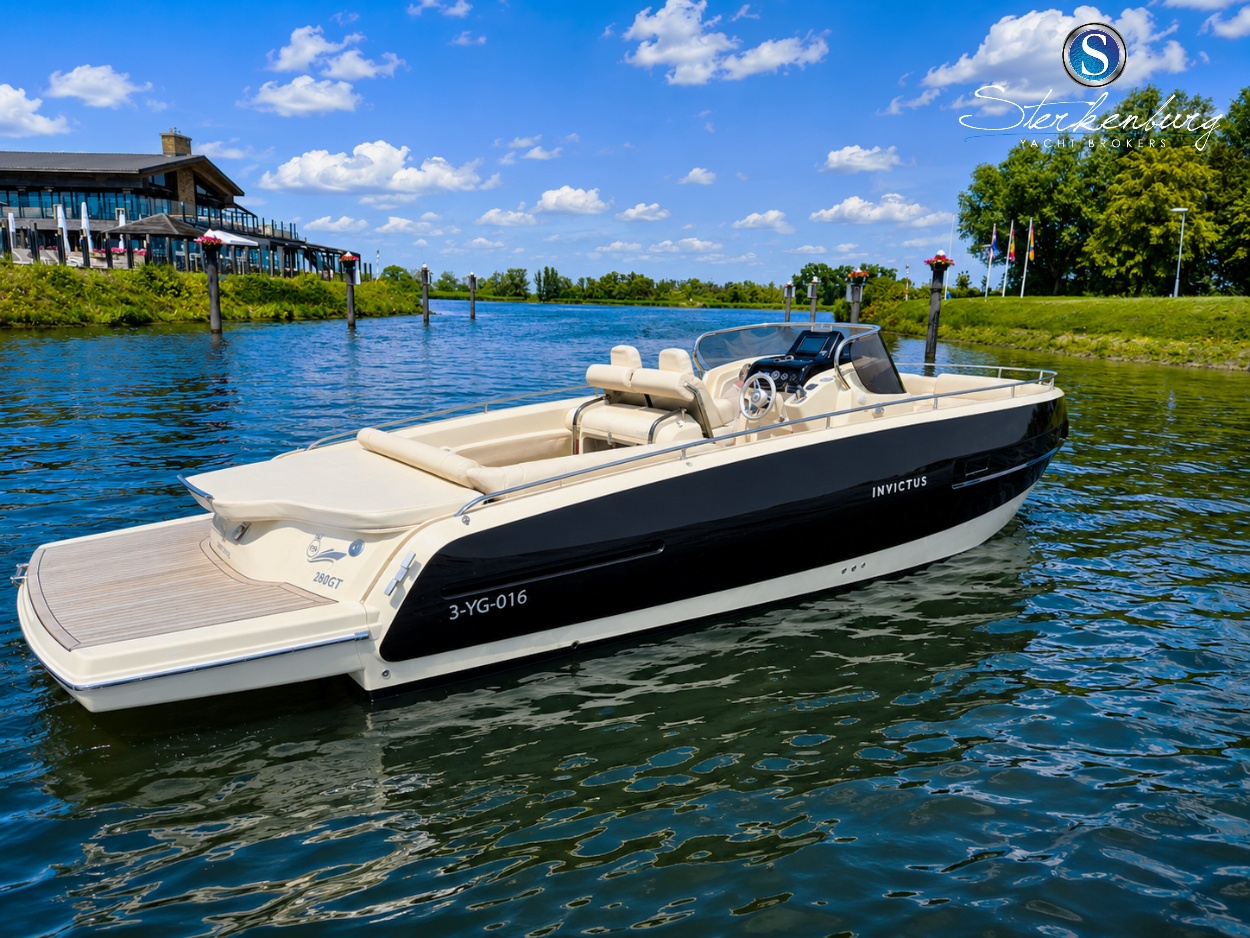 foto: 17 Invictus 280 GT