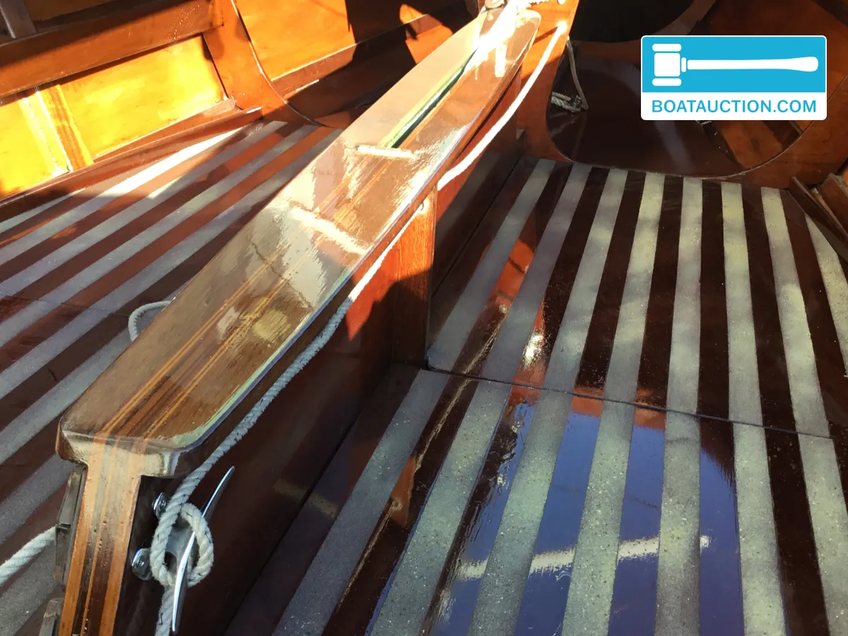 foto: 24 Spanker 712