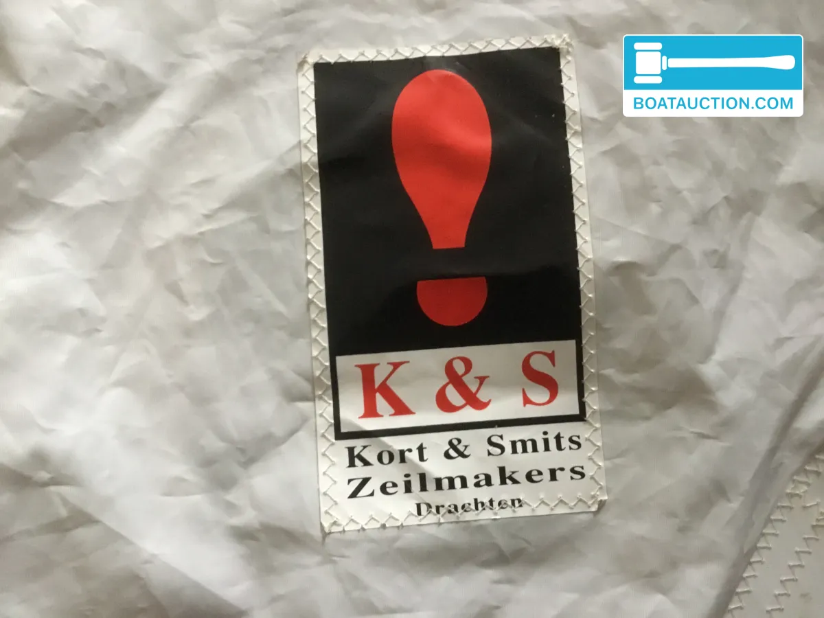 foto: 25 Spanker 712