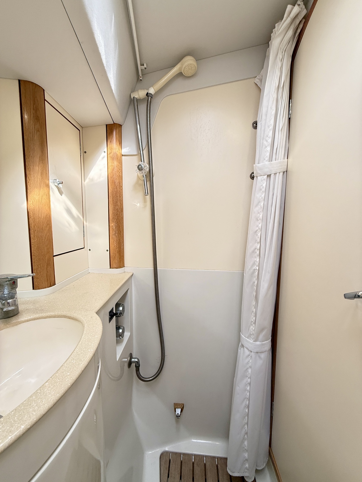foto: 22 Oyster 45 Deck Saloon