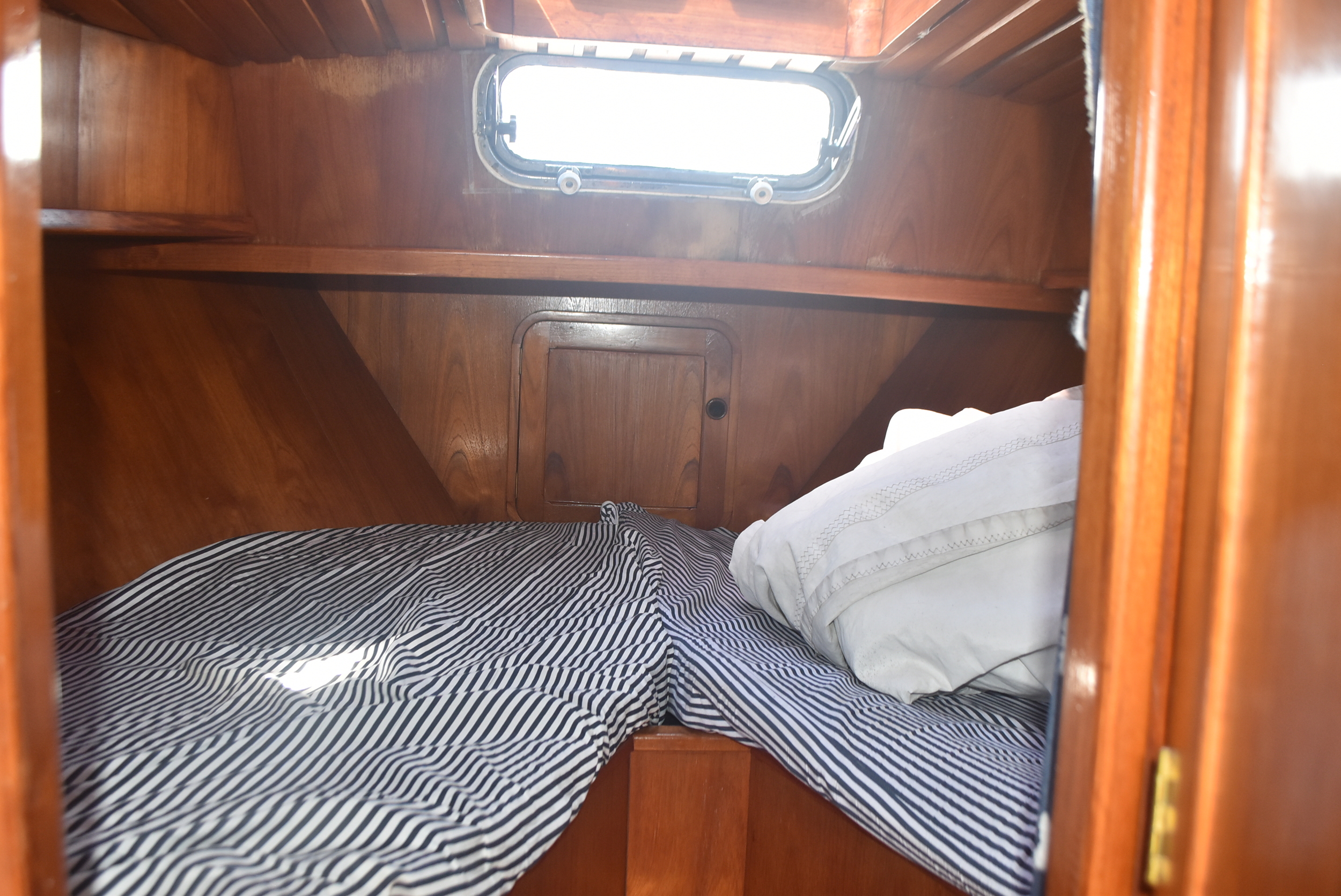 foto: 19 Volkerak 32 Motorsailer