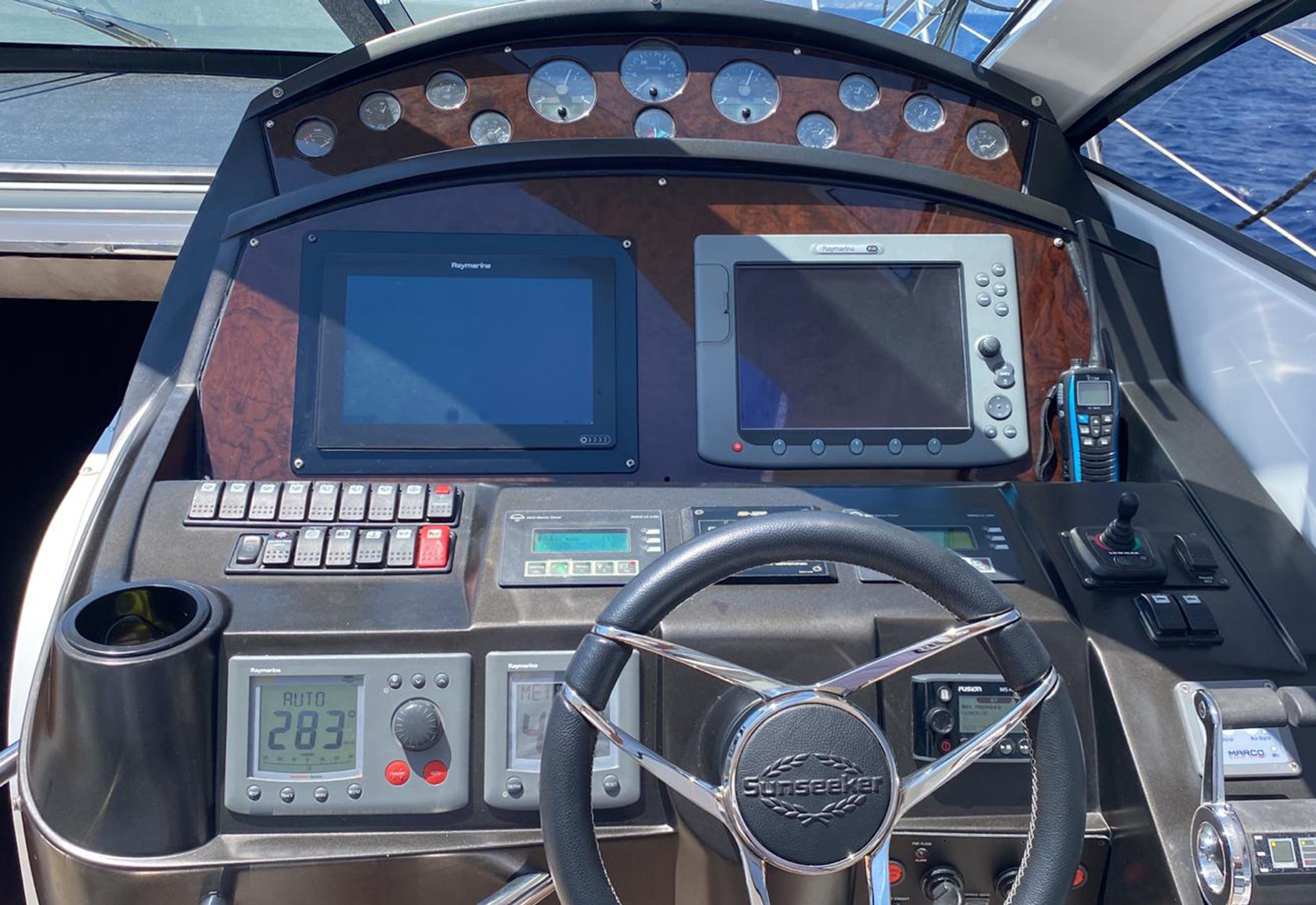 foto: 13 Sunseeker Portofino 53