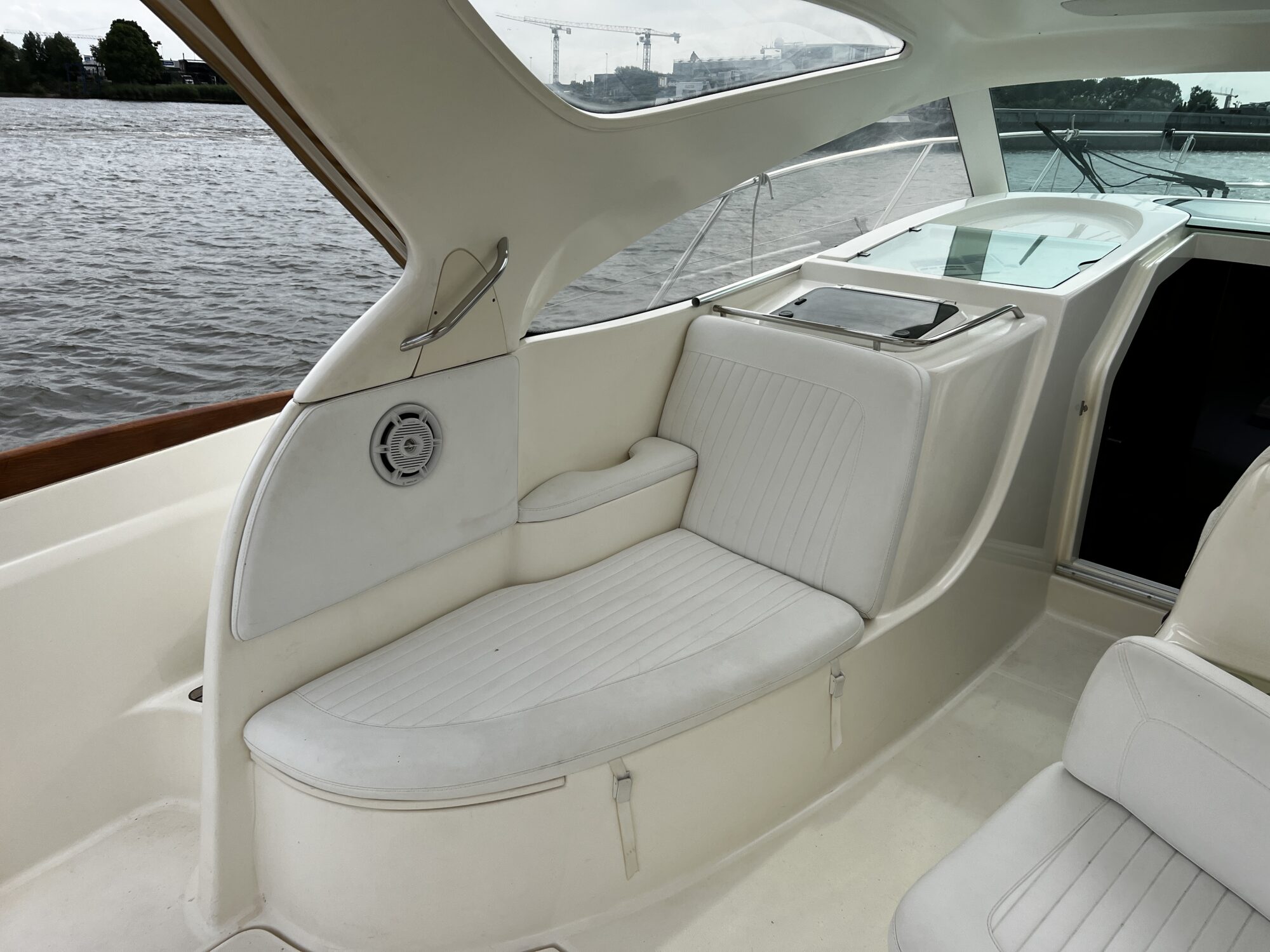 foto: 63 Jeanneau Jeanneau Prestige 34S HT