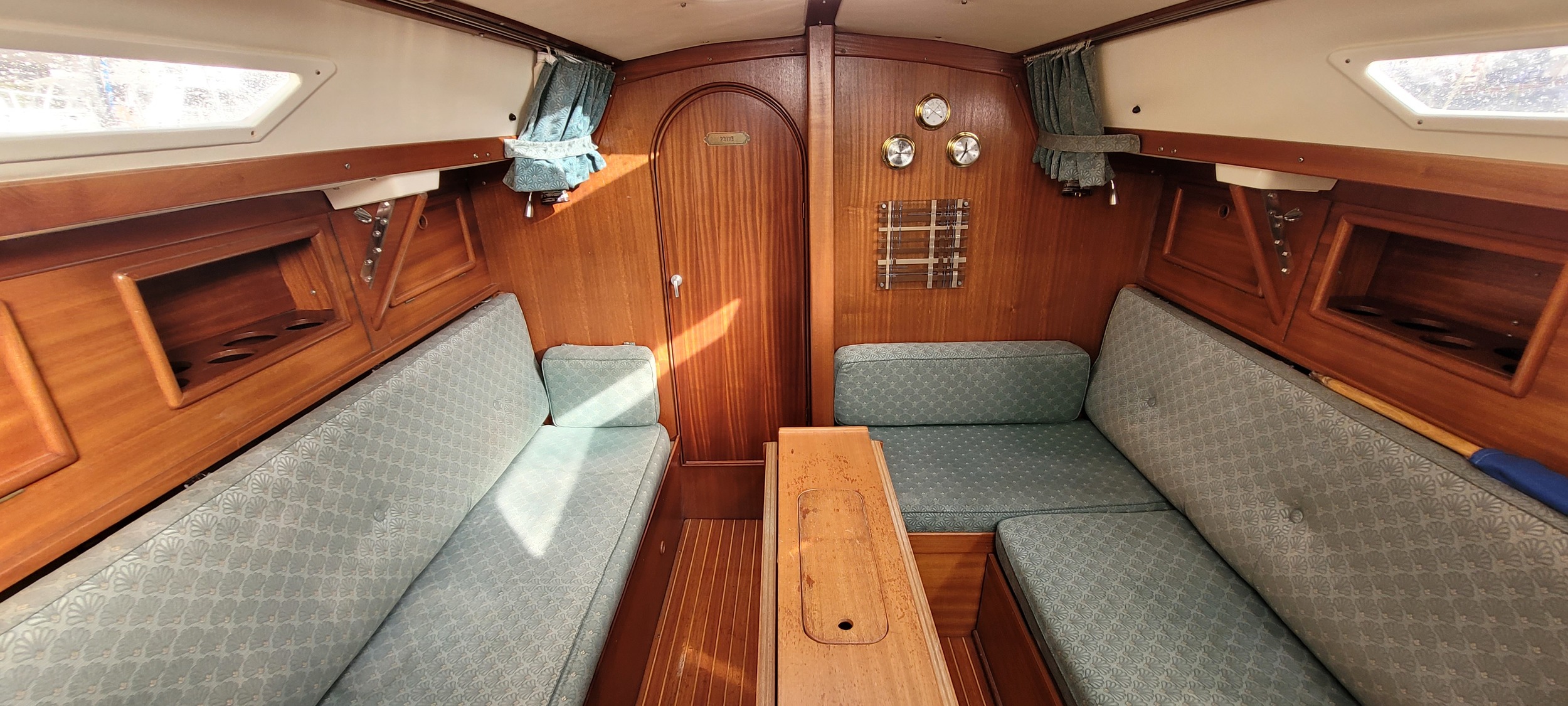 foto: 25 Bavaria 890