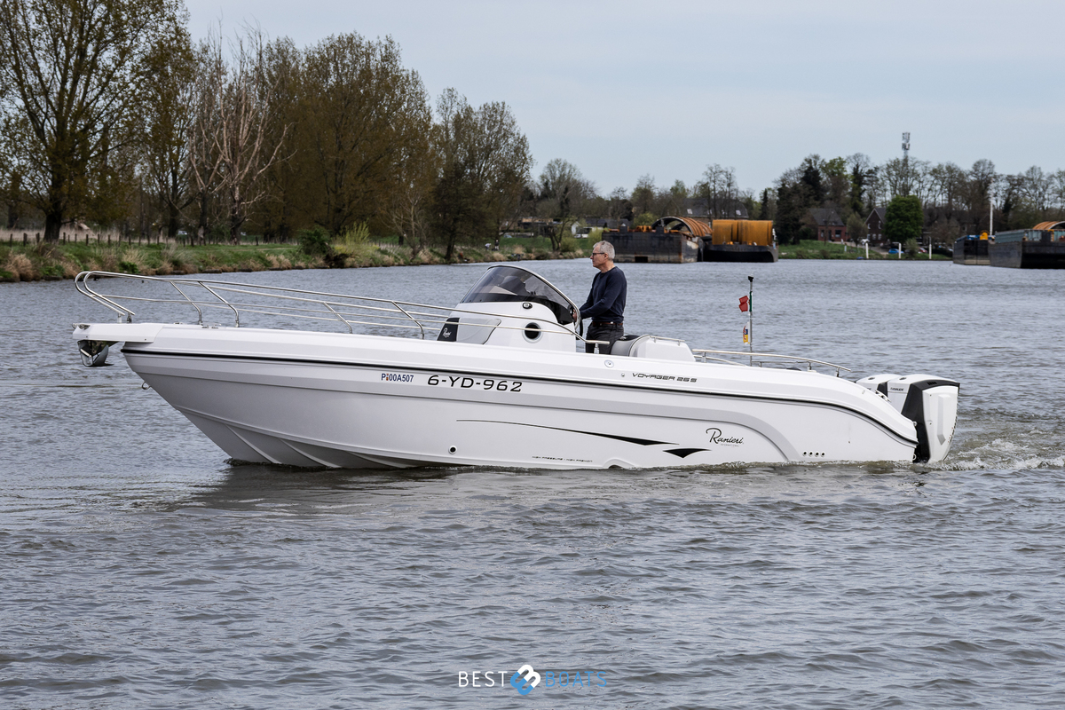 foto: 11 Ranieri Voyager 26S