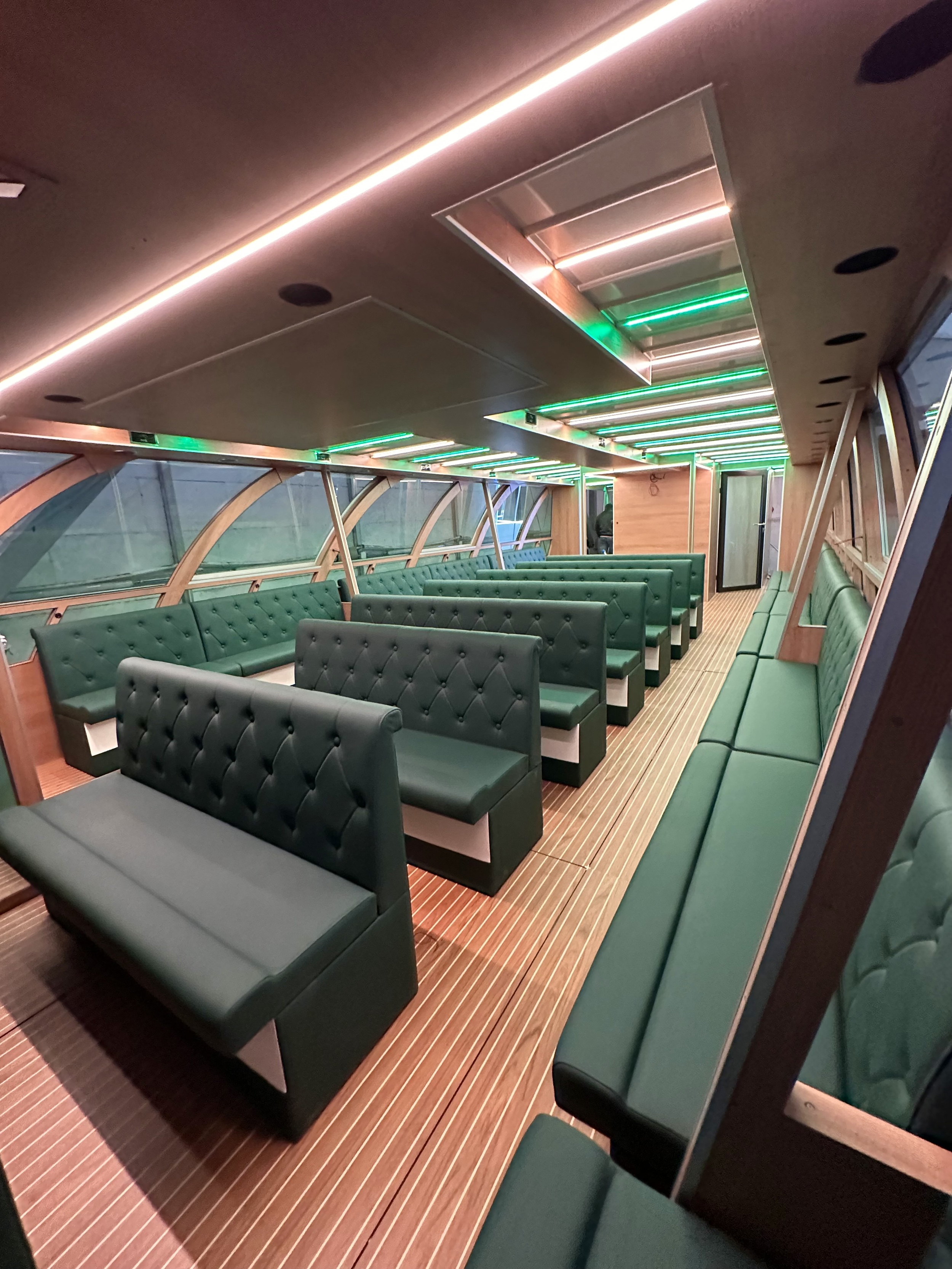foto: 19 Holiday Boat Sundeck 57 Passenger Catamaran
