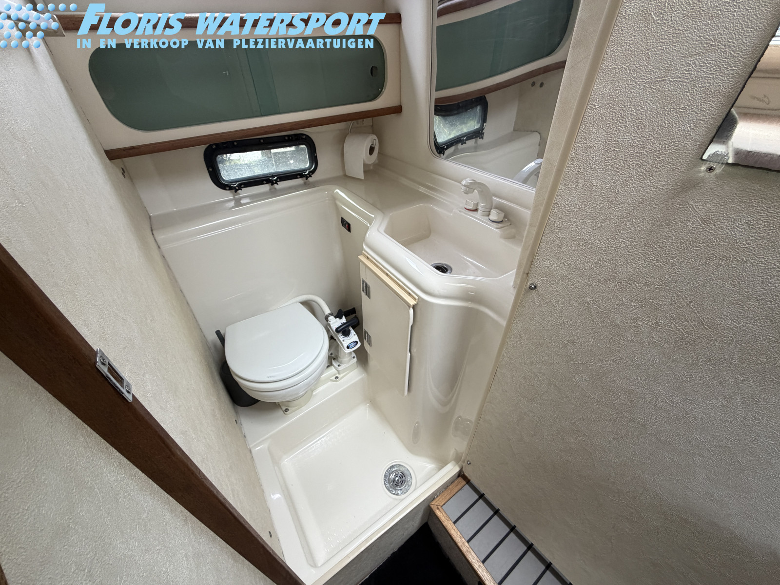 foto: 9 Bayliner Ciera 2855