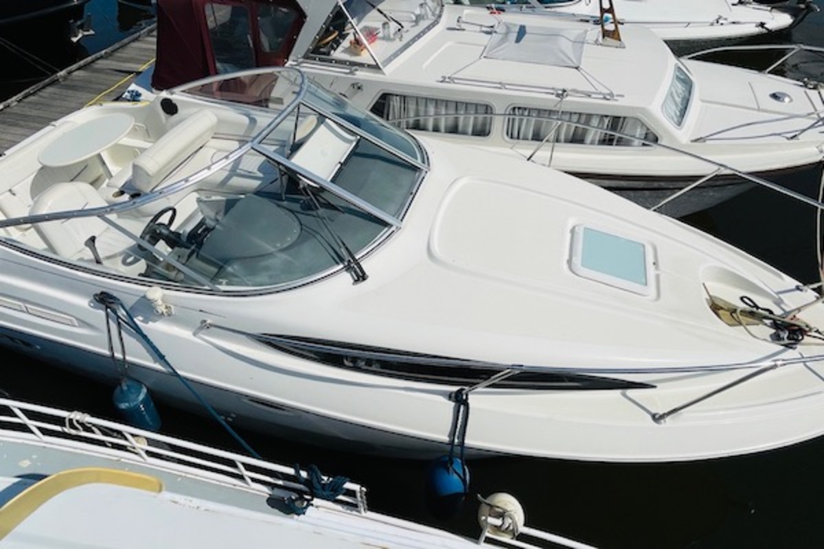 hoofdfoto: 1 Bayliner 245 Ciera