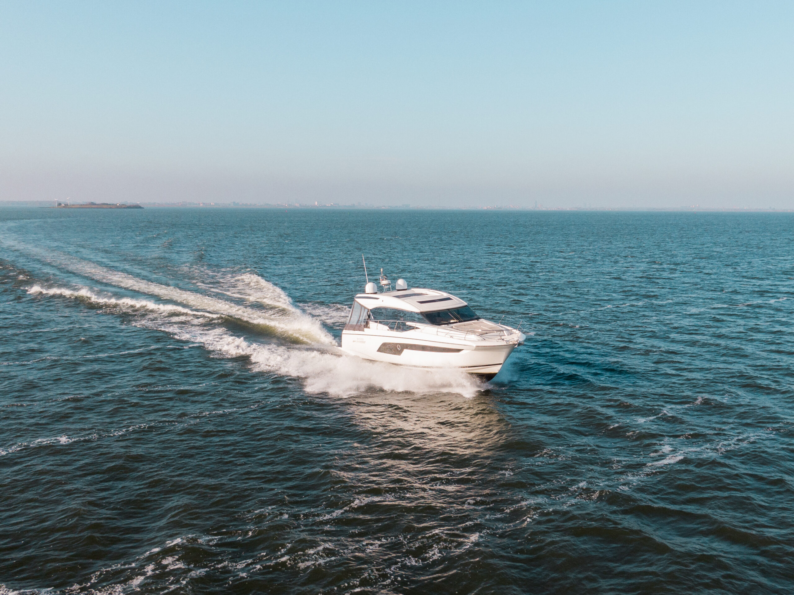 foto: 18 Prestige 520S 