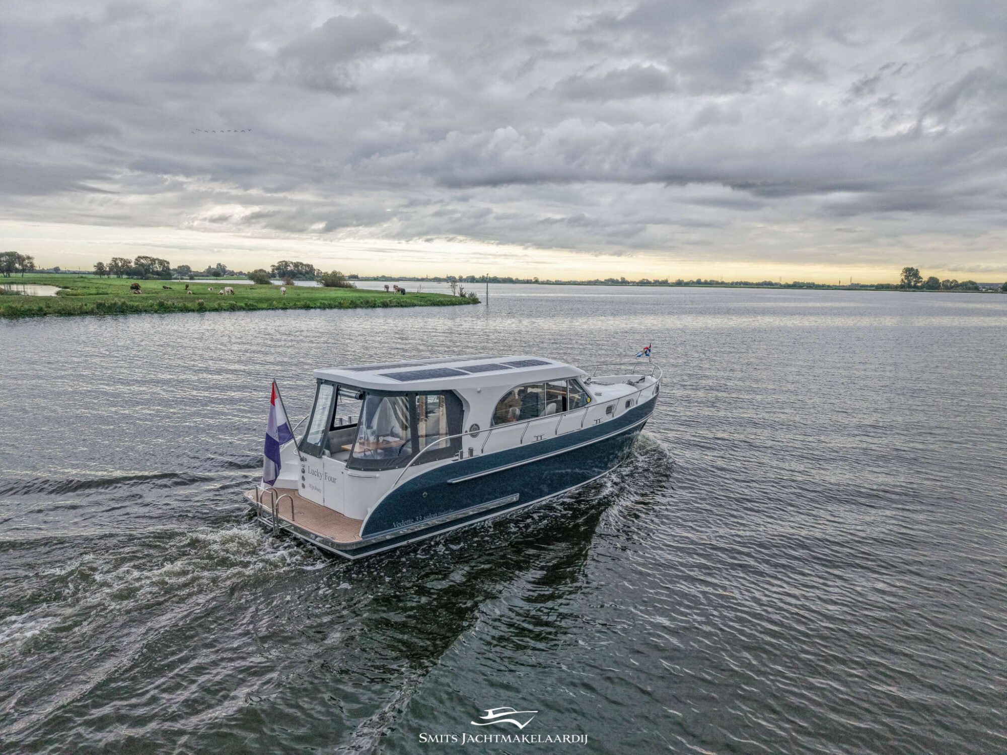 foto: 39 Vedette Vedette 33 Salon Comfort Line