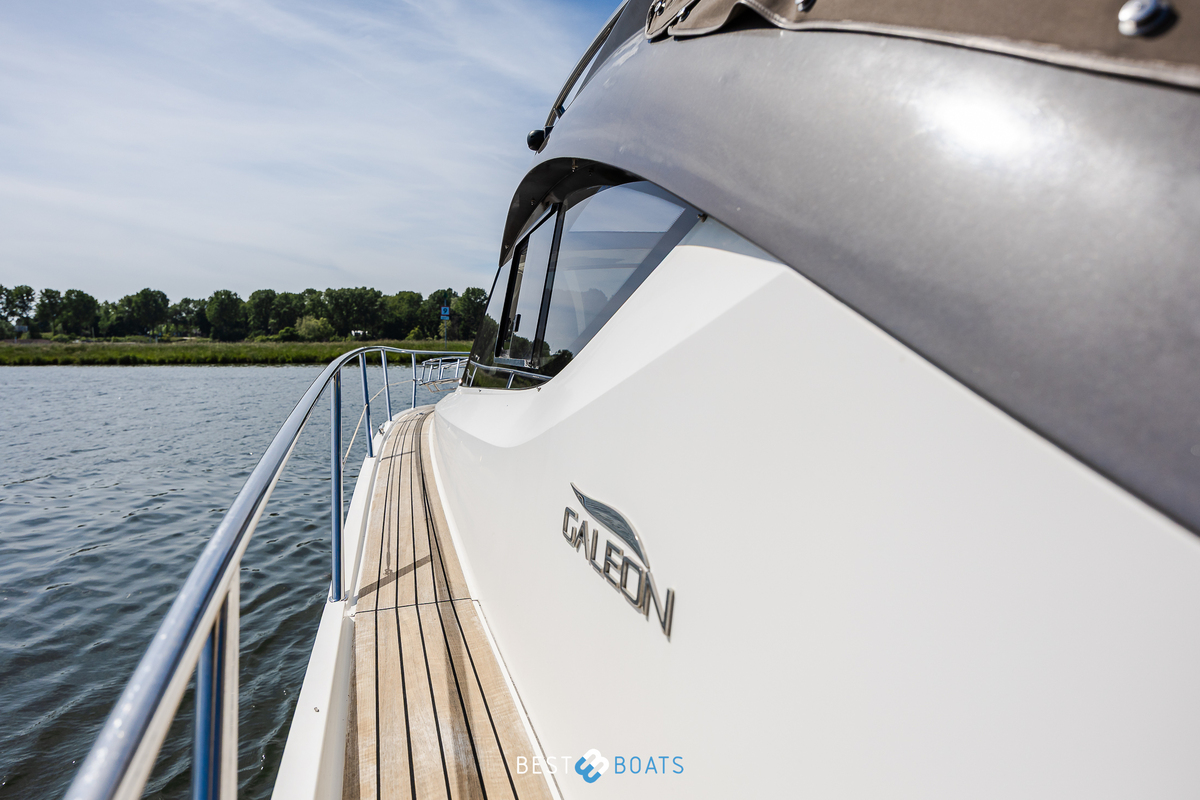 foto: 34 Galeon 385 HTS