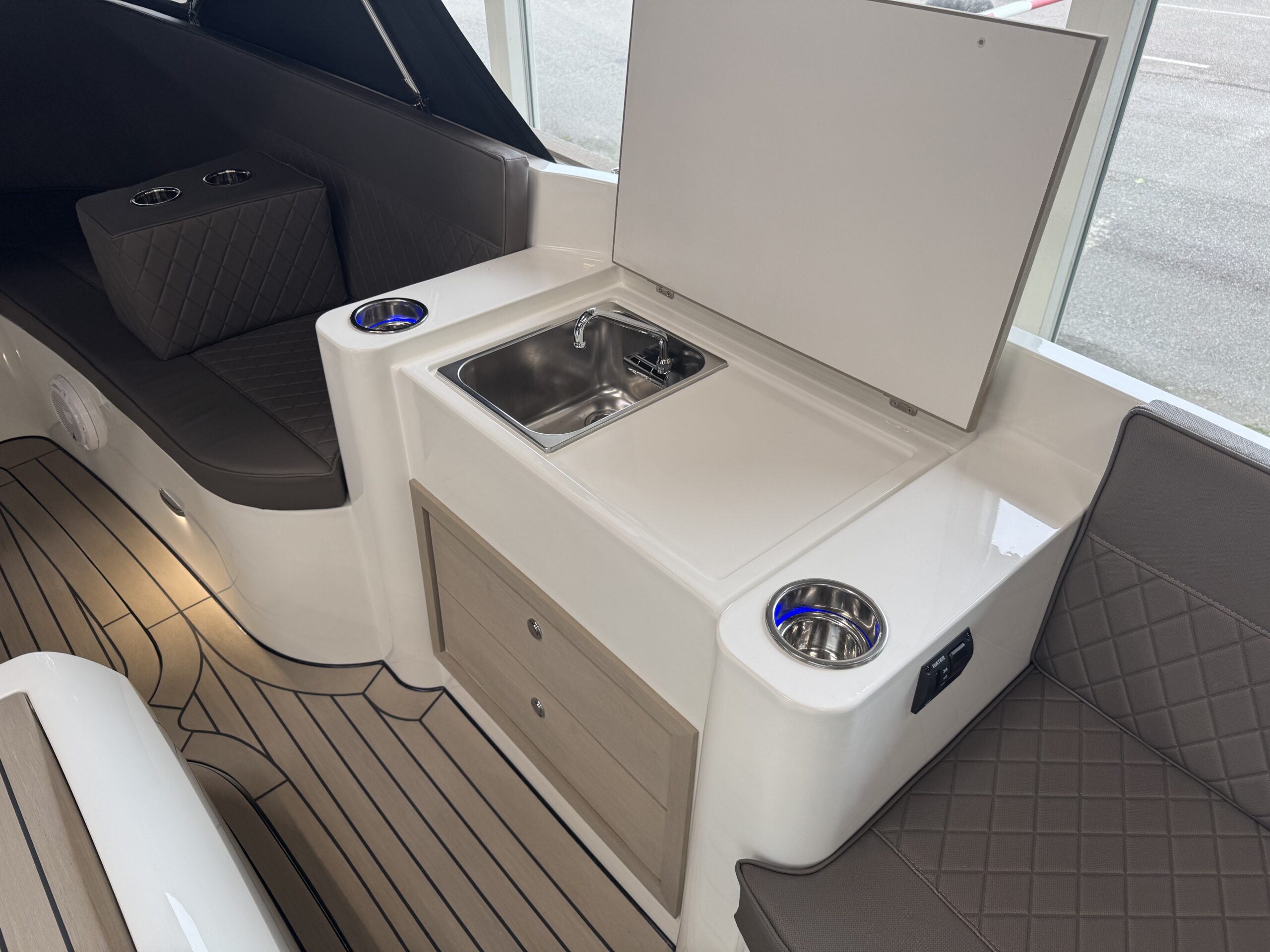 foto: 10 Antaris Seventy5 (op voorraad)