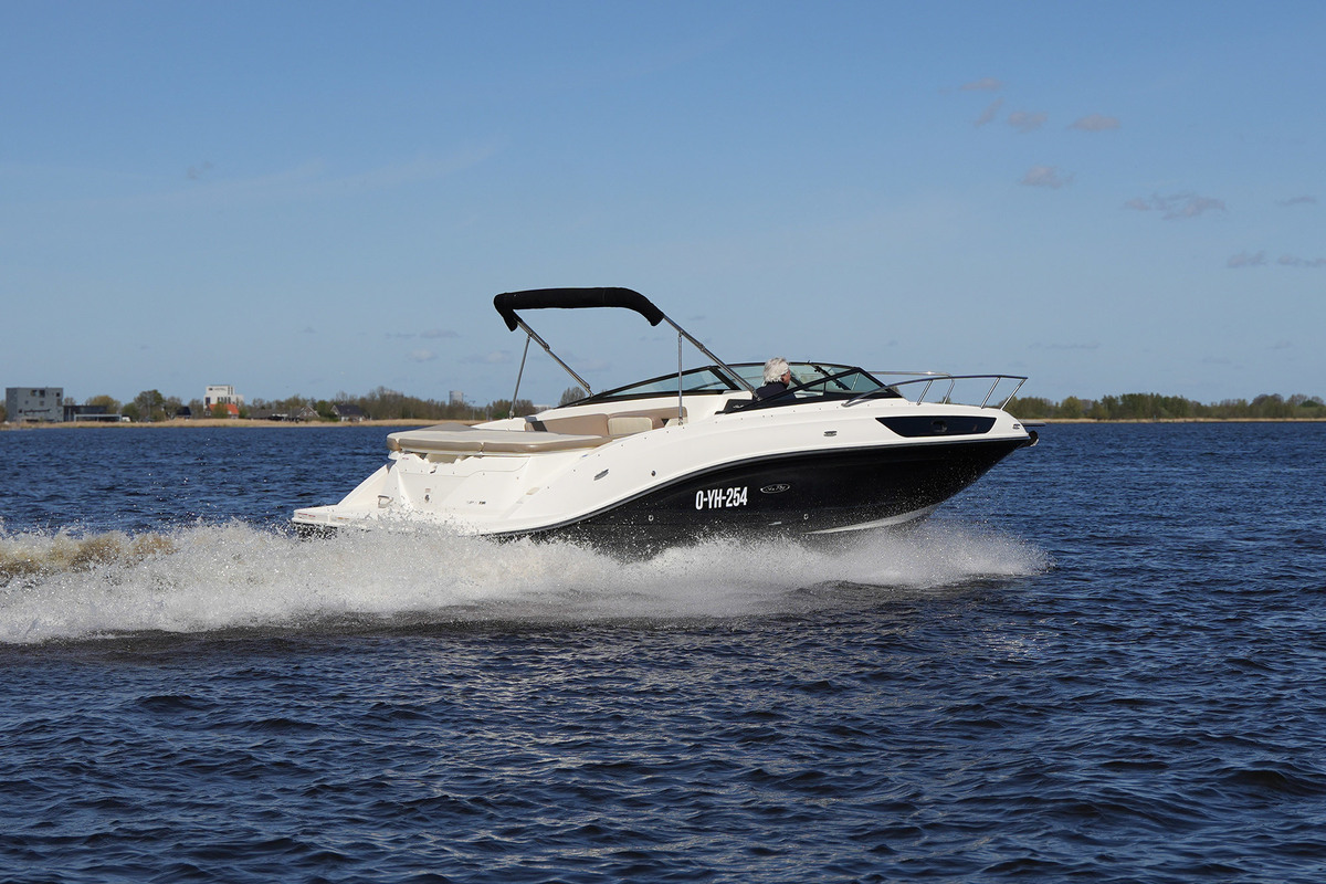 foto: 22 Sea Ray Sun Sport 230