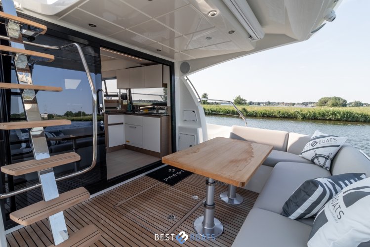 foto: 14 Prestige 460 FLY