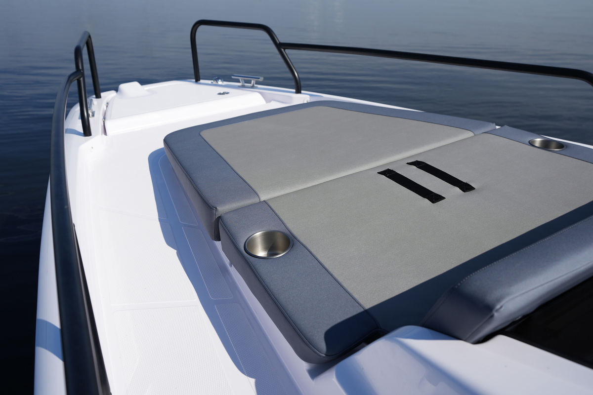 foto: 43 Axopar 25 Cross Bow & Cross Top