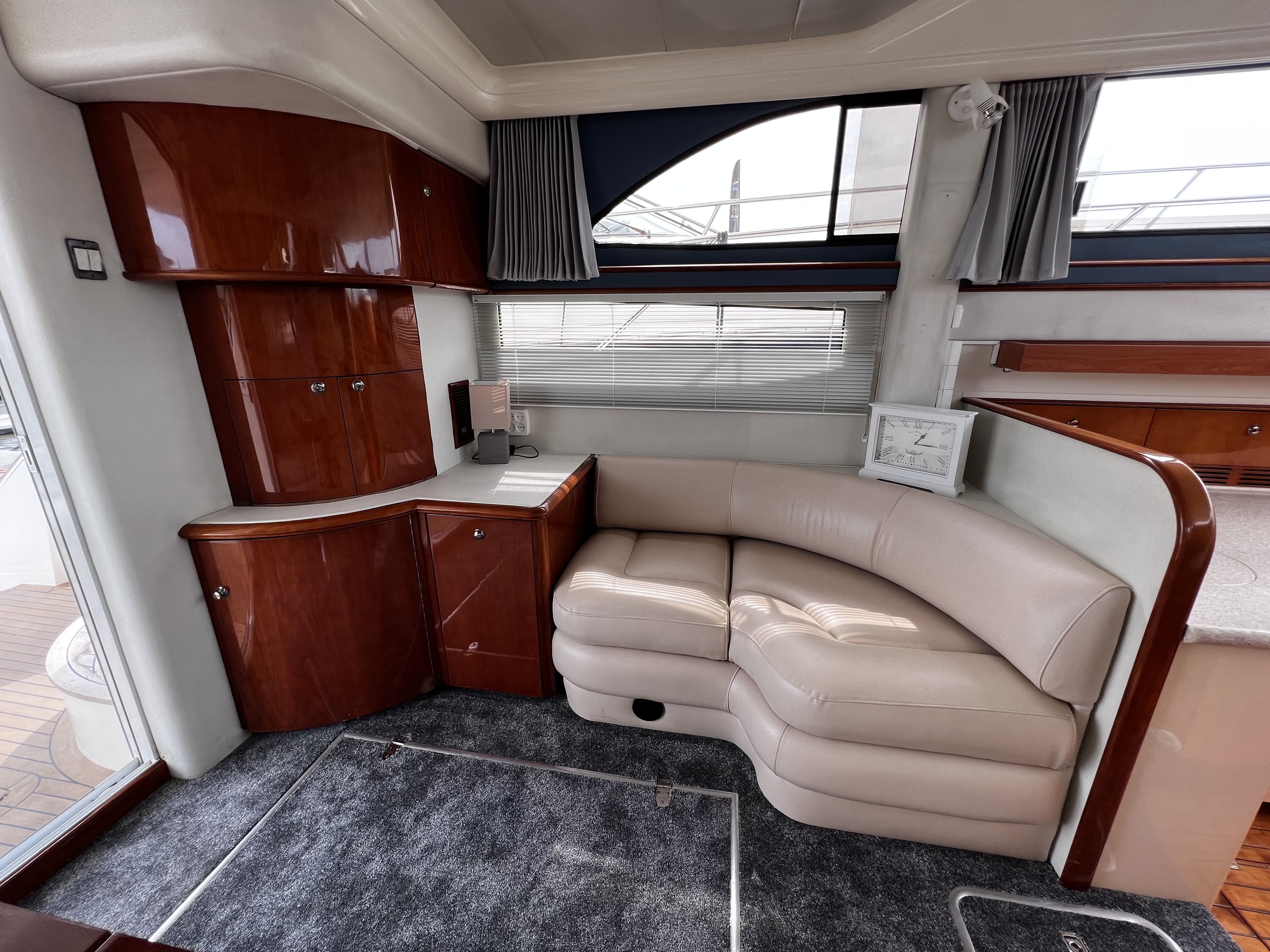 foto: 17 Fairline Phantom 42