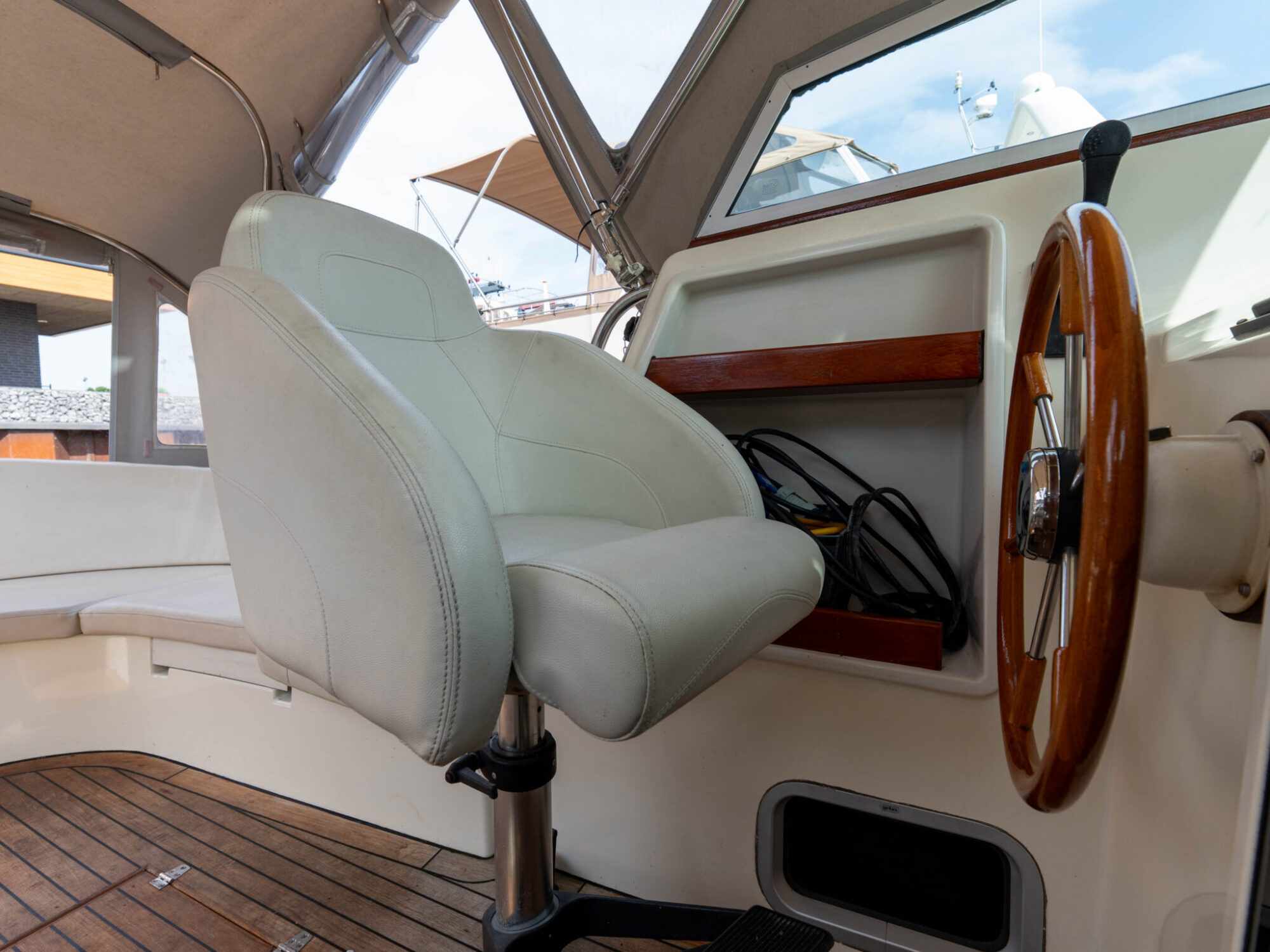 foto: 24 Makma Makma 900 Cabin