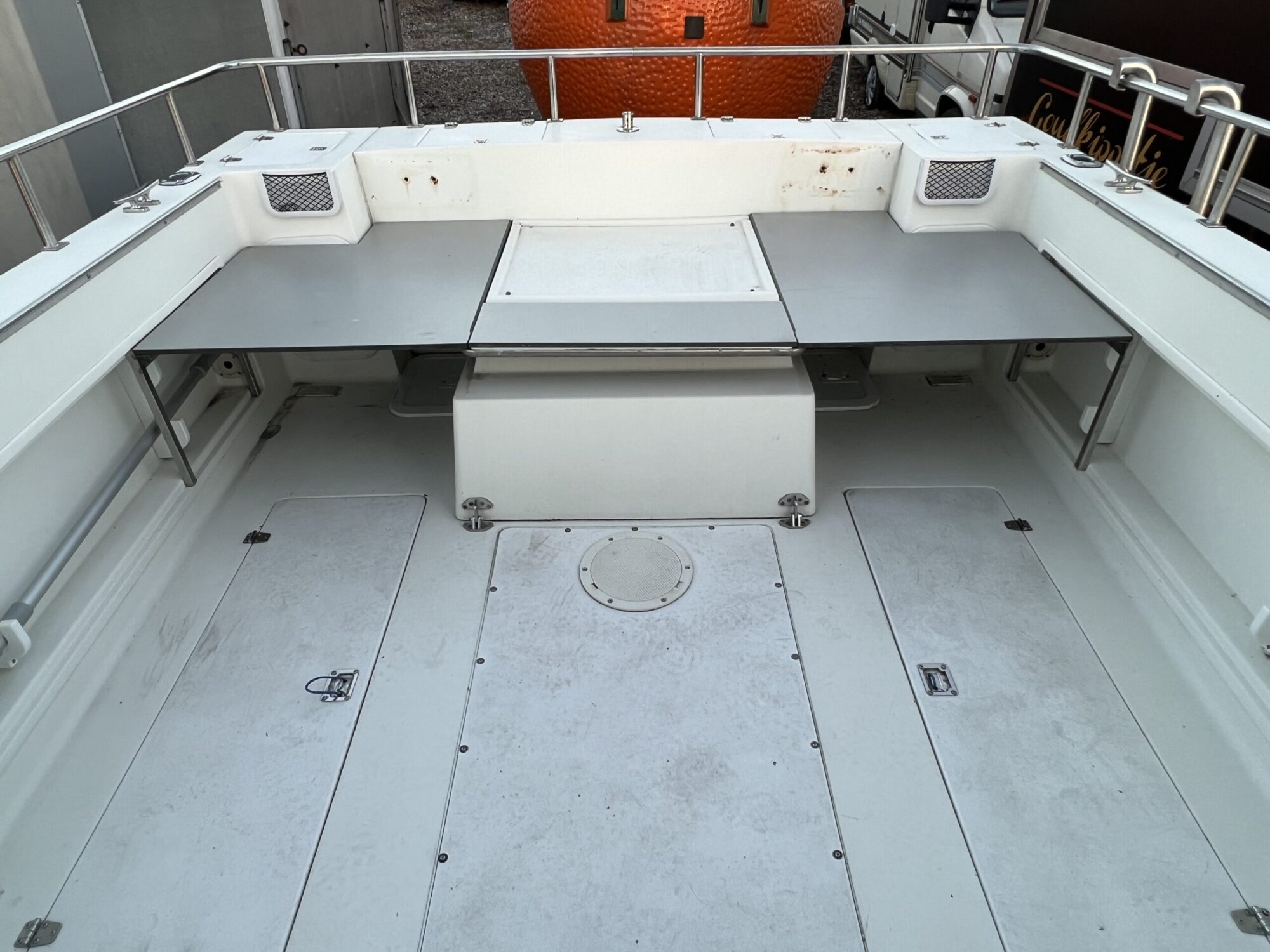 foto: 13 Celebrity Celebrity 2500 Fish Hawk