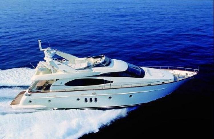 hoofdfoto: 1 Azimut Solar 74