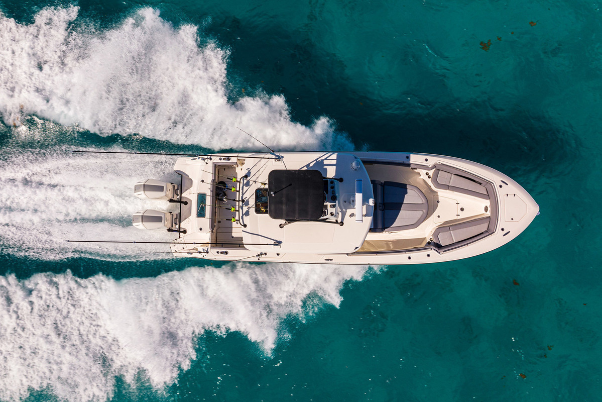 foto: 9 Boston Whaler 360 Outrage
