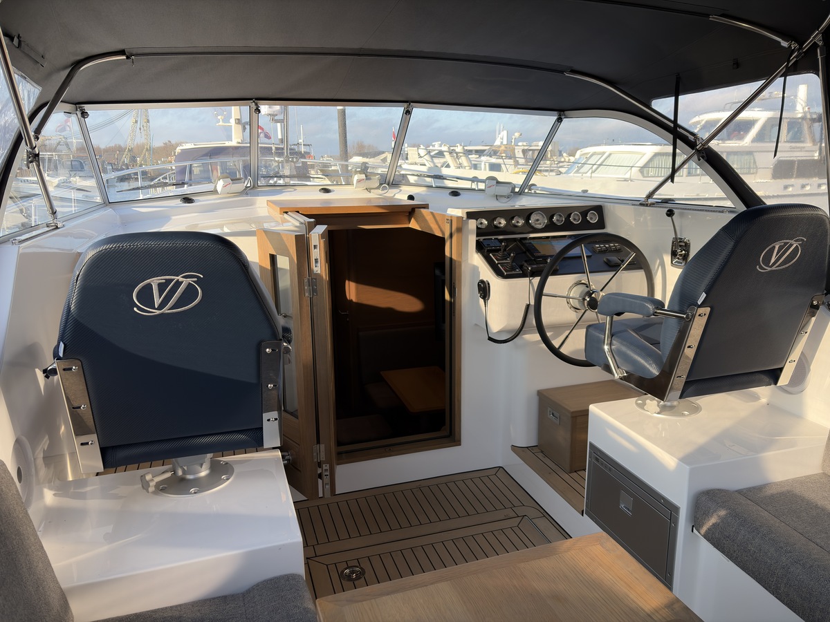 foto: 18 Vedette 37 cabin comfort line
