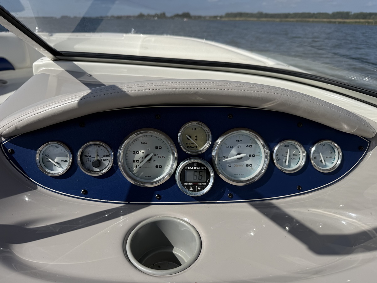 foto: 26 Bayliner 219 SD