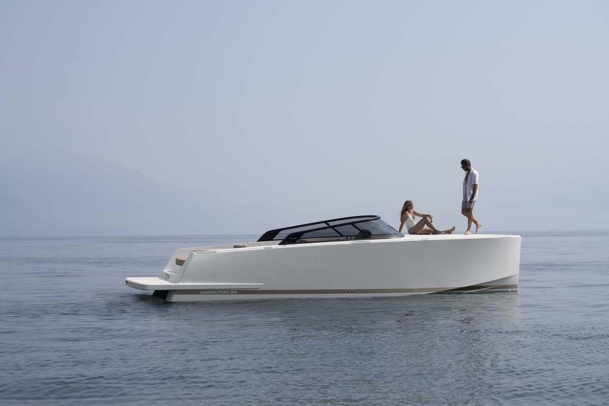 foto: 18 Vandutch 32 - Diesel